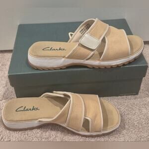 Clarks | EUC | Tan | Slide Sandals | Size 9M